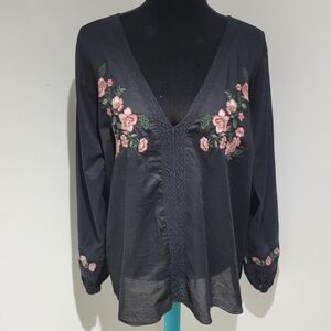 Torrid Festi Women's Floral Embroidered Popover Top 1 Black Pink Boho Festival